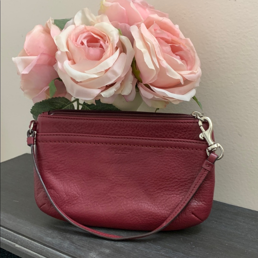 COACH Vintage Leather Wristlet Shoulder Bag in Red Wine Pebbled Leather